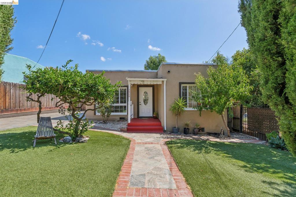 2960 106Th Ave, Oakland, CA 94605 — photo 1