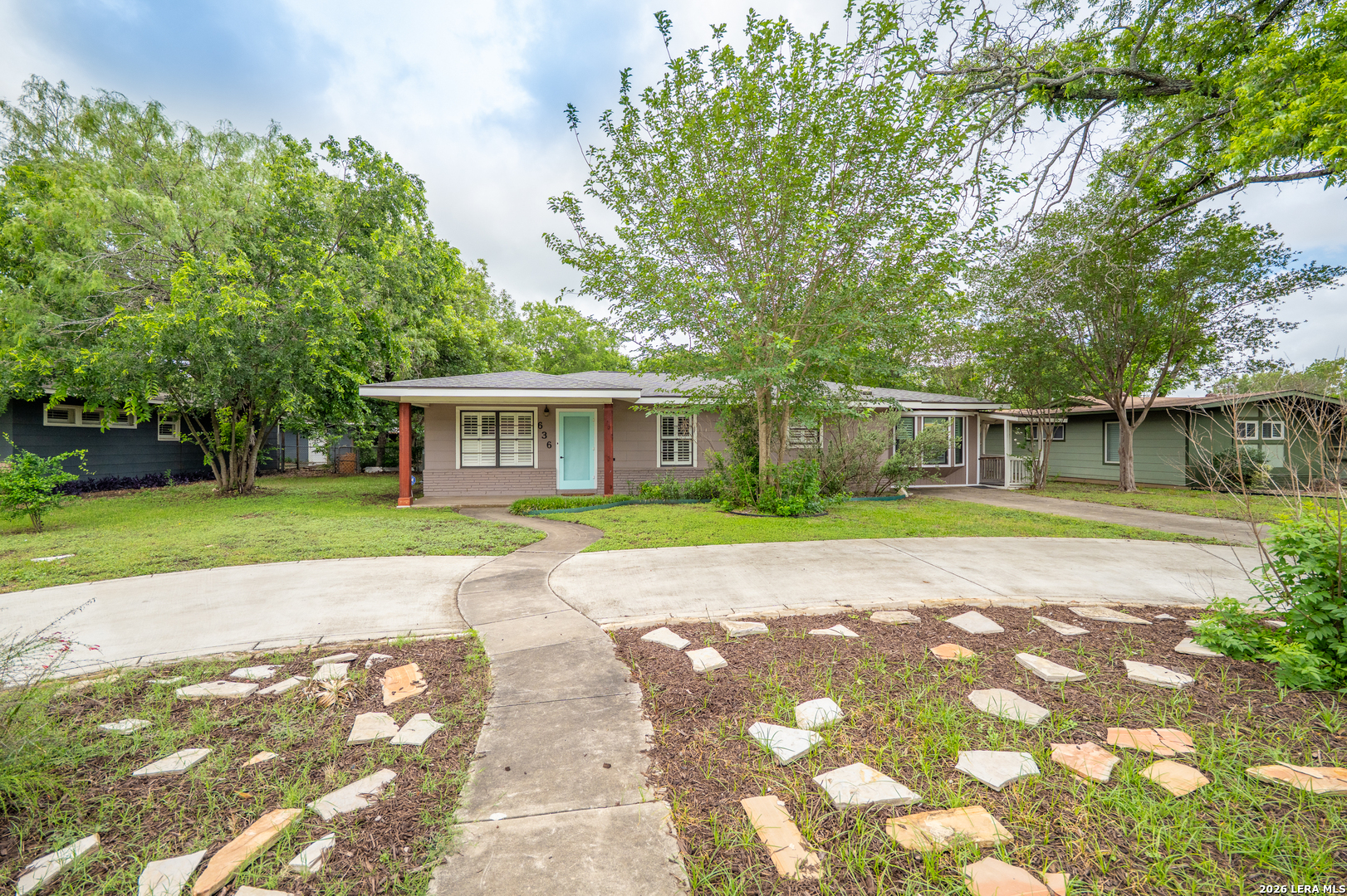 636 RITTIMAN RD, Terrell Hills, TX 78209 — photo 1