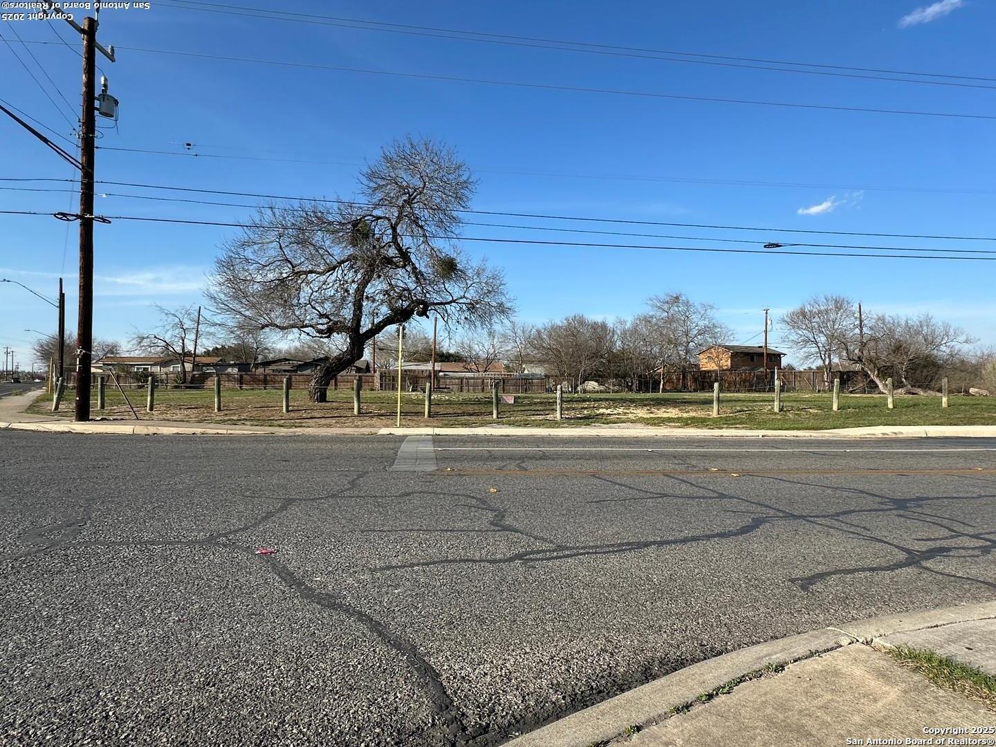 3998 PLEASANTON RD, San Antonio, TX 78221 — photo 1
