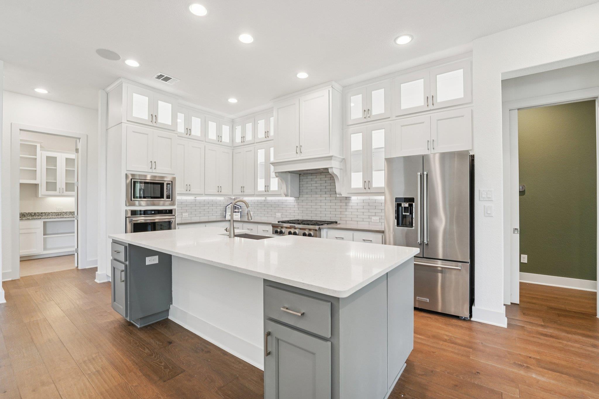 100 Barefoot Park Ln, Georgetown, TX 78628 — photo 1