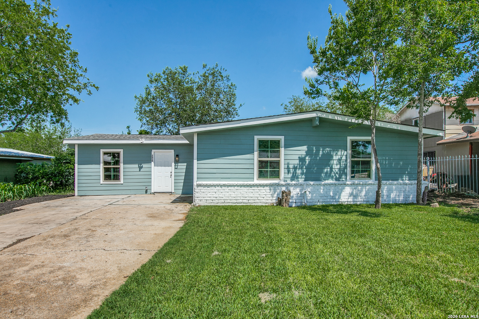 7518 SLEEPY VALLEY DR, San Antonio, TX 78242 — photo 1