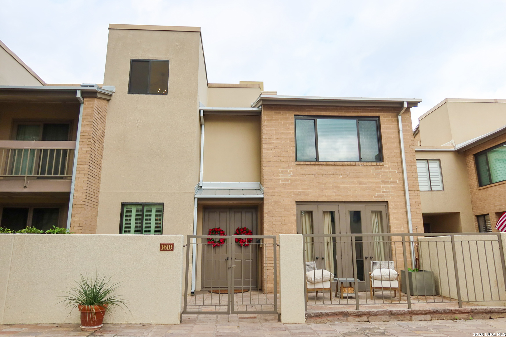 4001 N NEW BRAUNFELS AVE, San Antonio, TX 78209 — photo 1