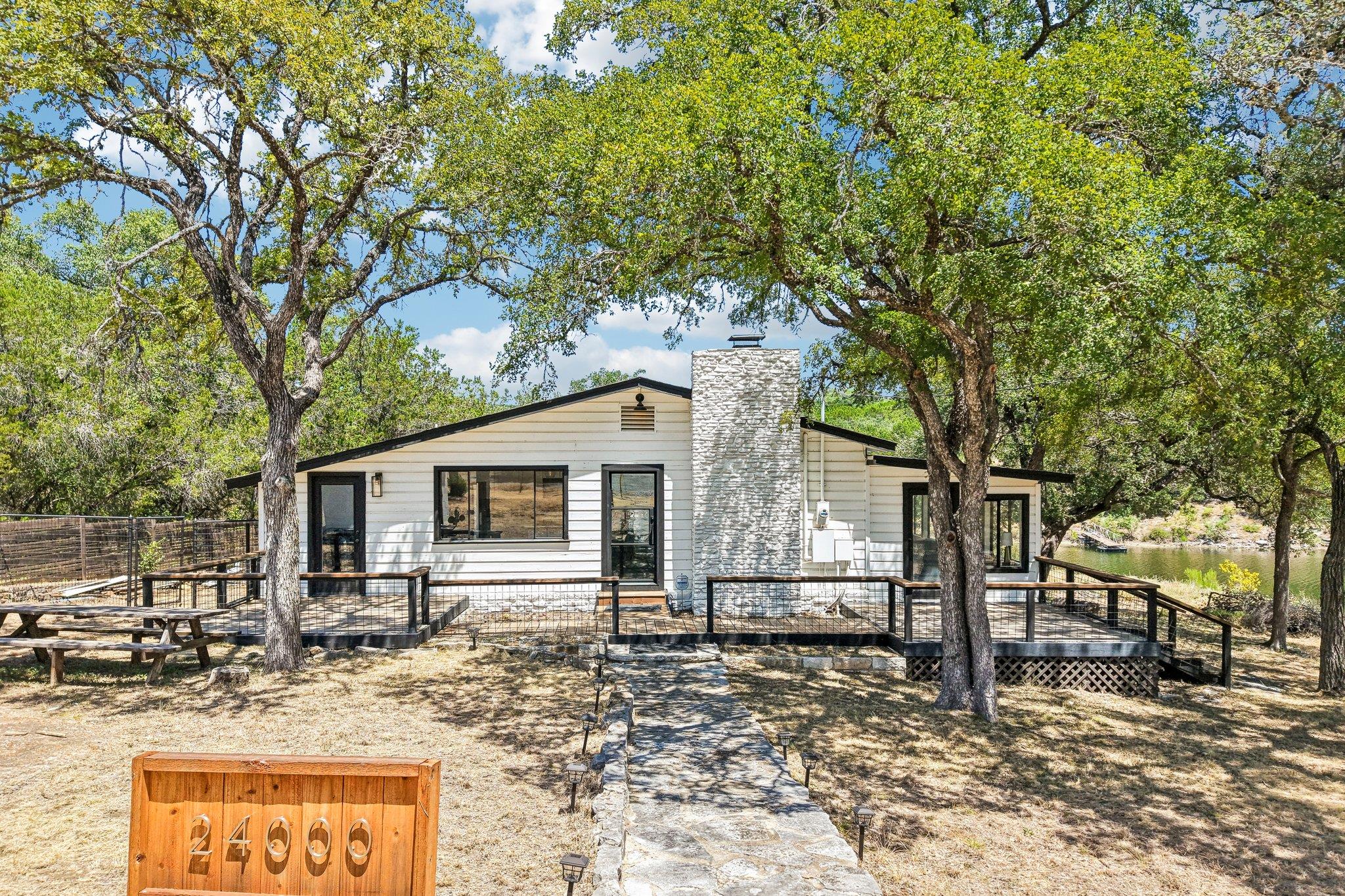 24000 Bluebird Ln, Marble Falls, TX 78654 — photo 1