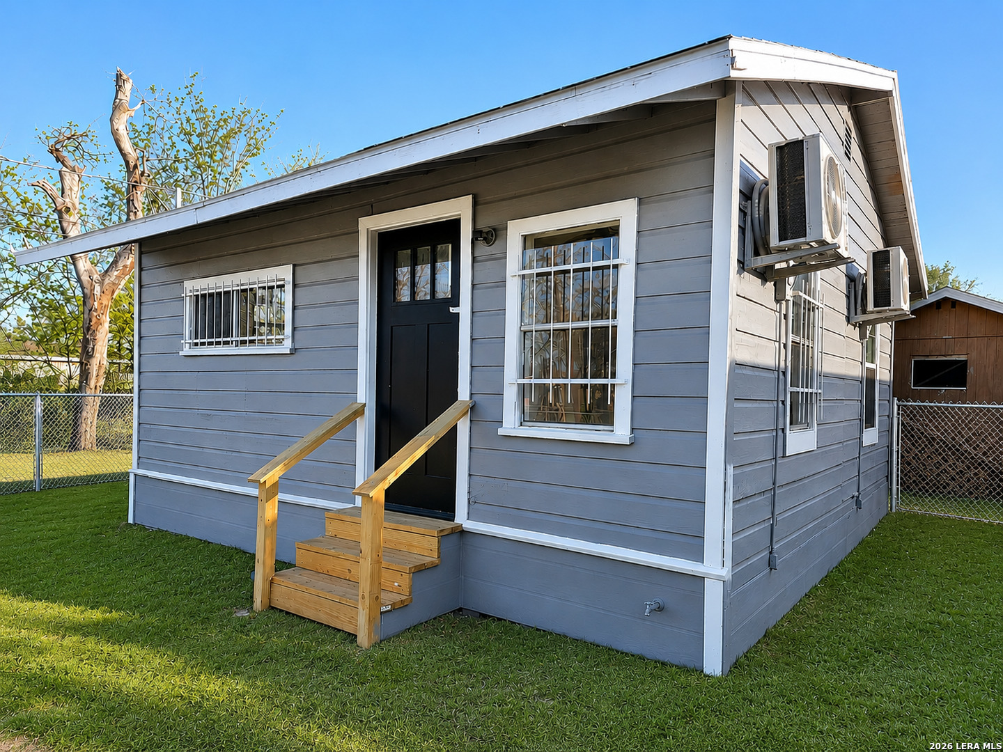 534 SHARMAIN PL, San Antonio, TX 78221 — photo 1