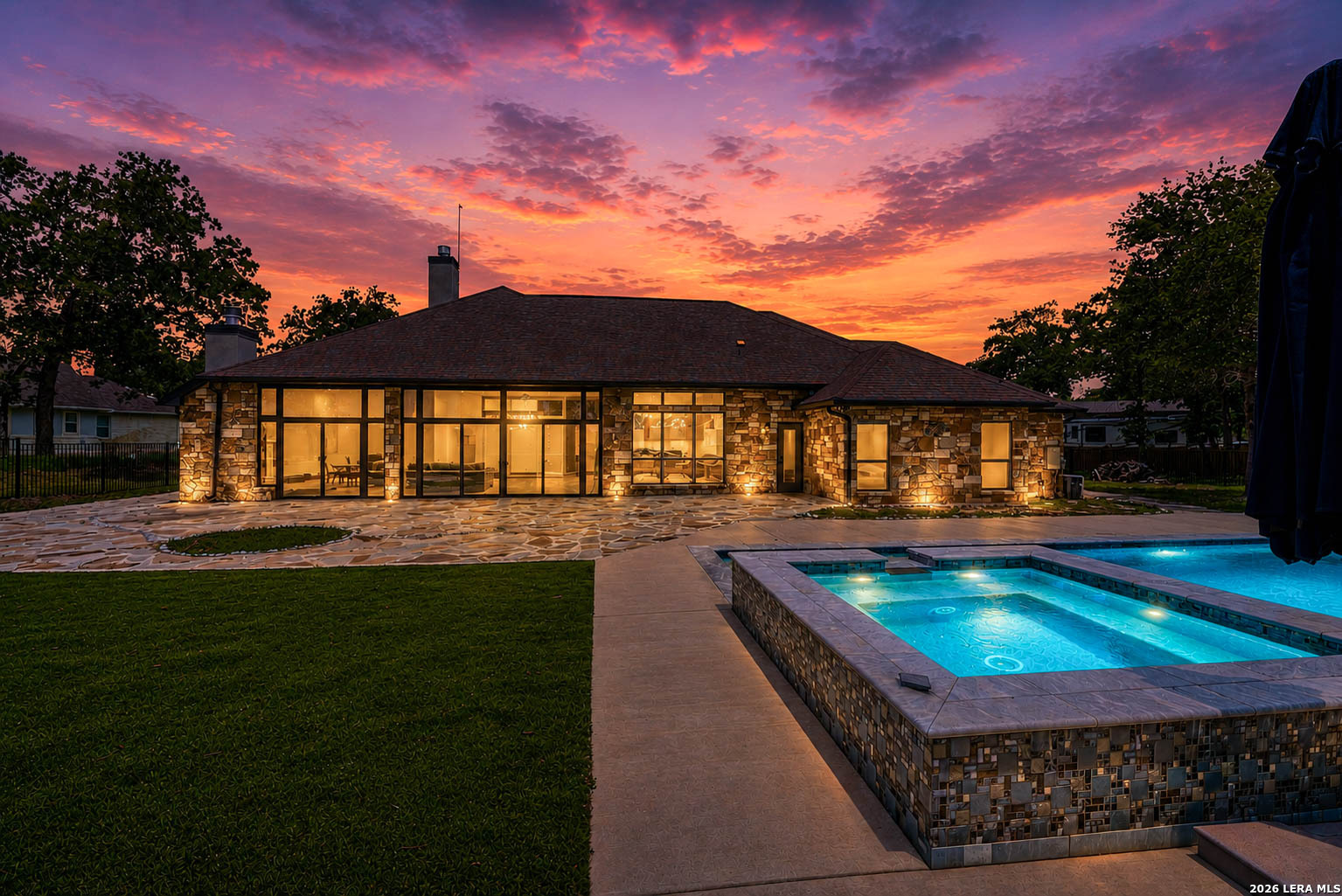 156 WOODLANDS DR, La Vernia, TX 78121 — photo 1