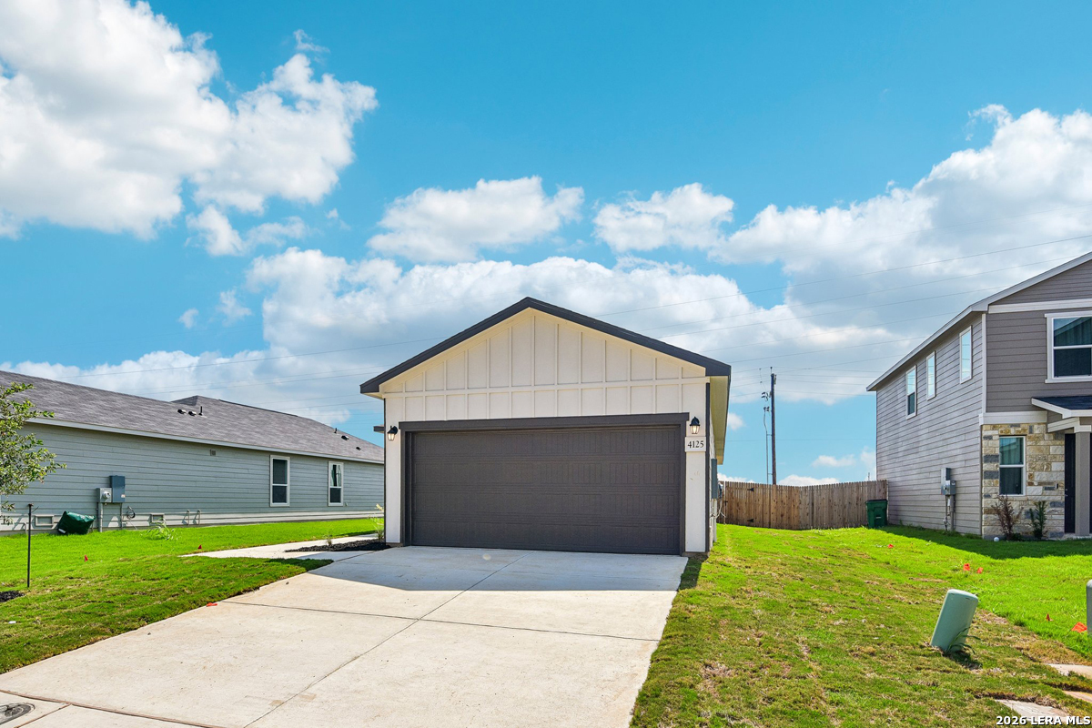 4125 WOODSIDE DR, Seguin, TX 78155 — photo 1