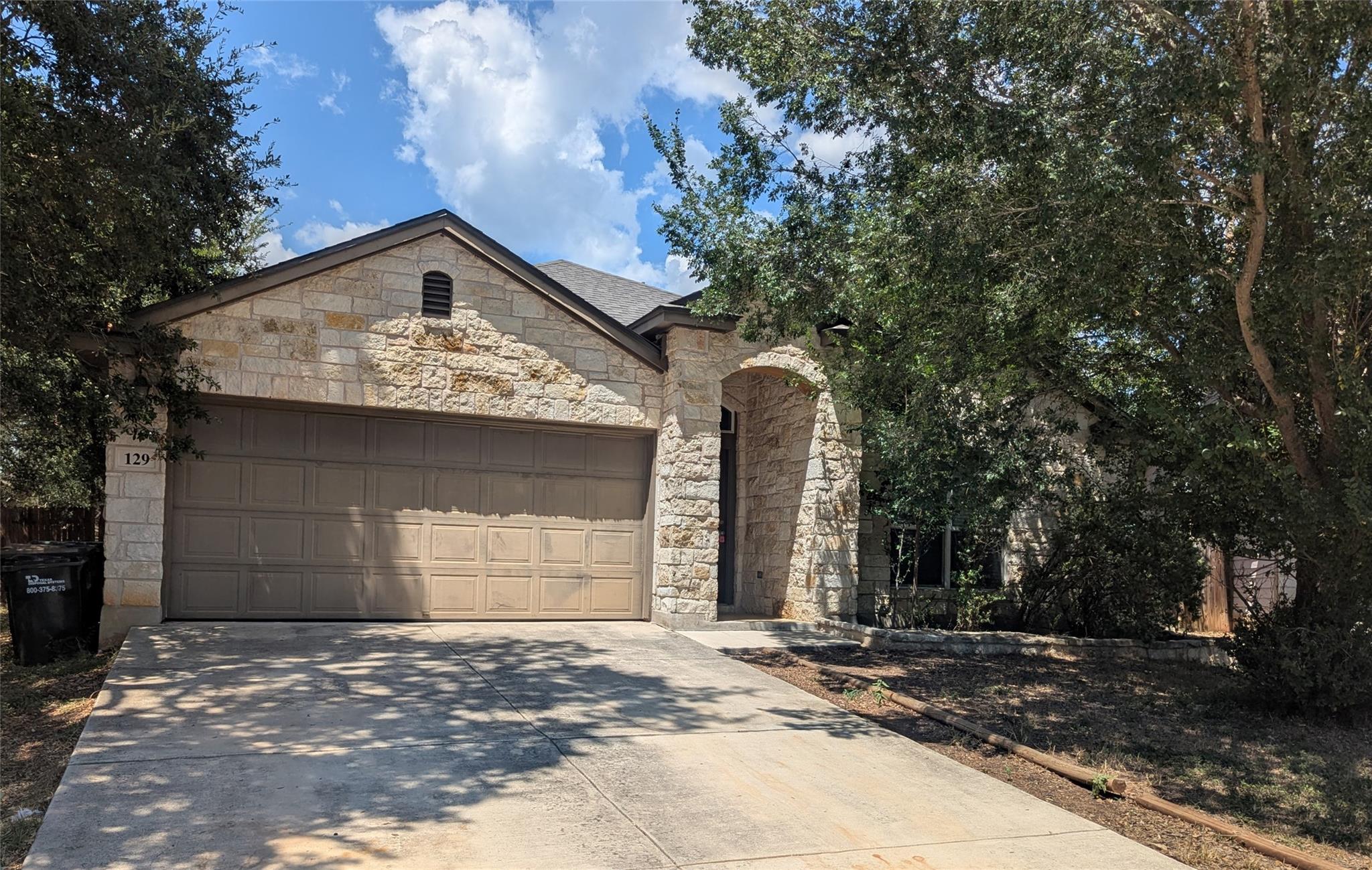 129  Park Ln, San Marcos, TX 78666 — photo 1