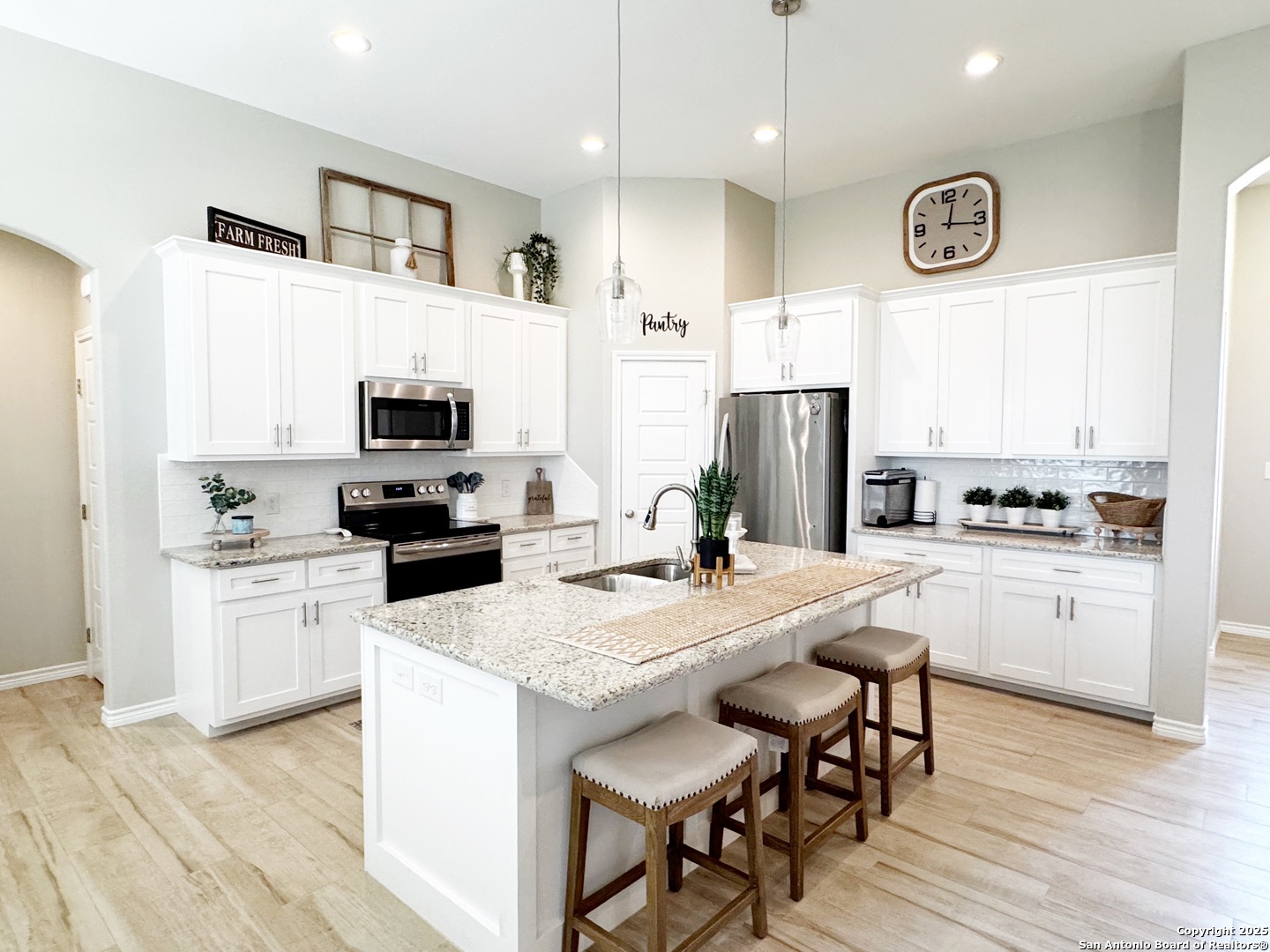 1683 Vista View, Pleasanton, TX 78064 — photo 1