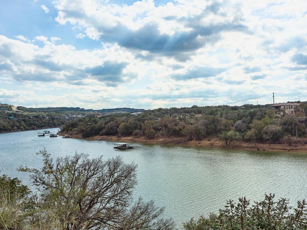 1102  Cliffview Dr, Spicewood, TX 78669 — photo 1