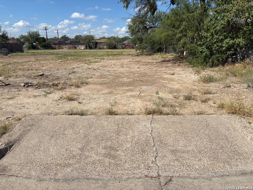 933 Concho, Eagle Pass, TX 78852 — photo 1