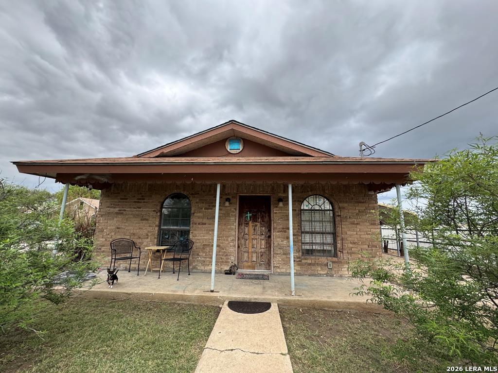 106 Los Sauces St, Eagle Pass, TX 78852 — photo 1