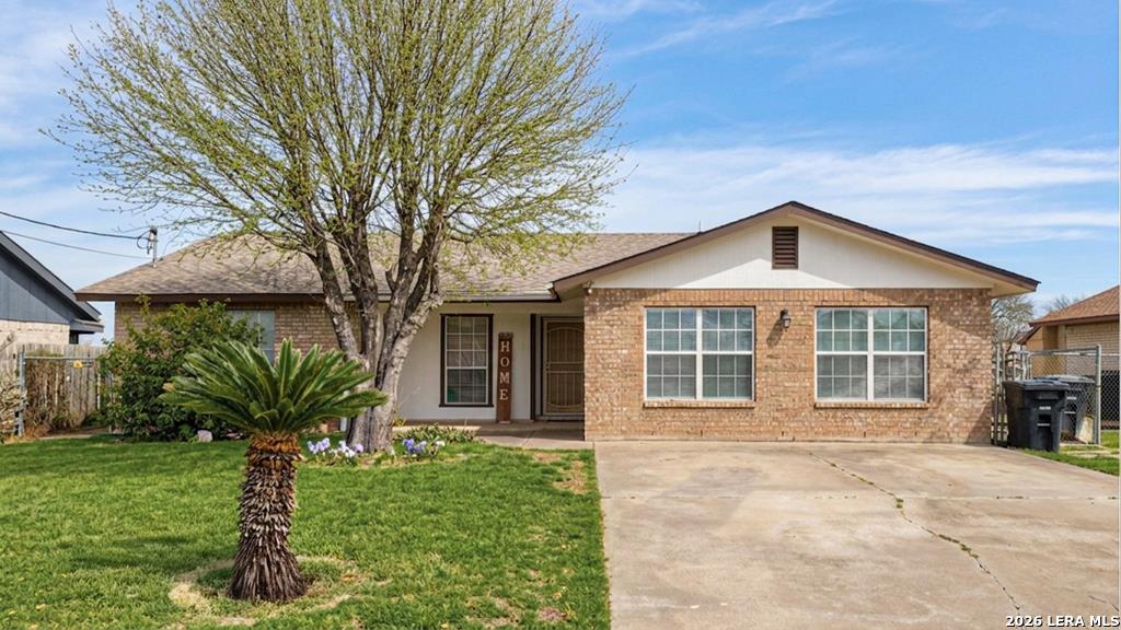 1563 Paseo Encinal Dr, Eagle Pass, TX 78852 — photo 1