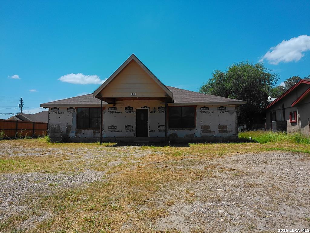 430 Chuck Wagon Rd, Eagle Pass, TX 78852 — photo 1