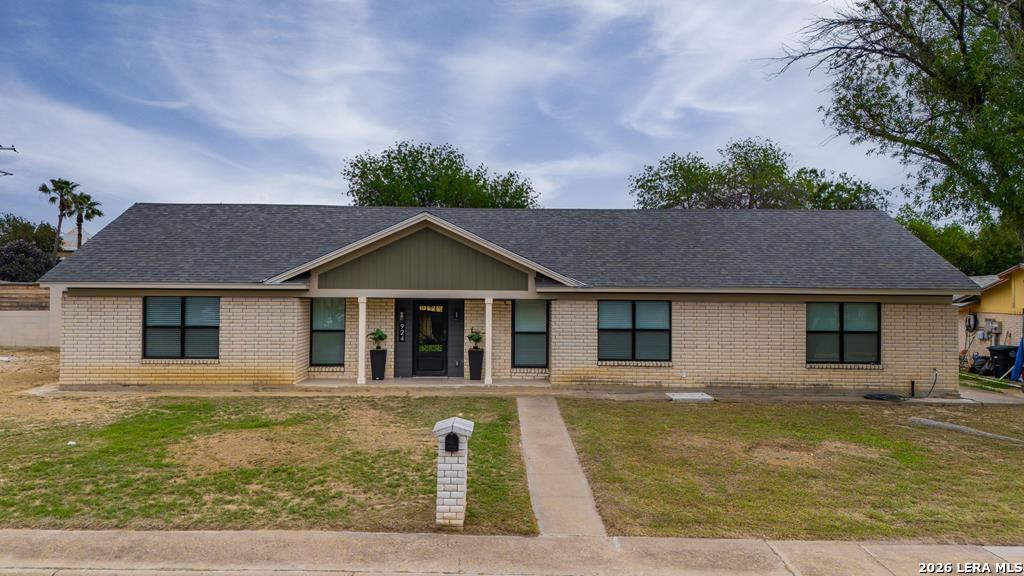 924 Vista Hermosa Drive, Eagle Pass, TX 78852 — photo 1