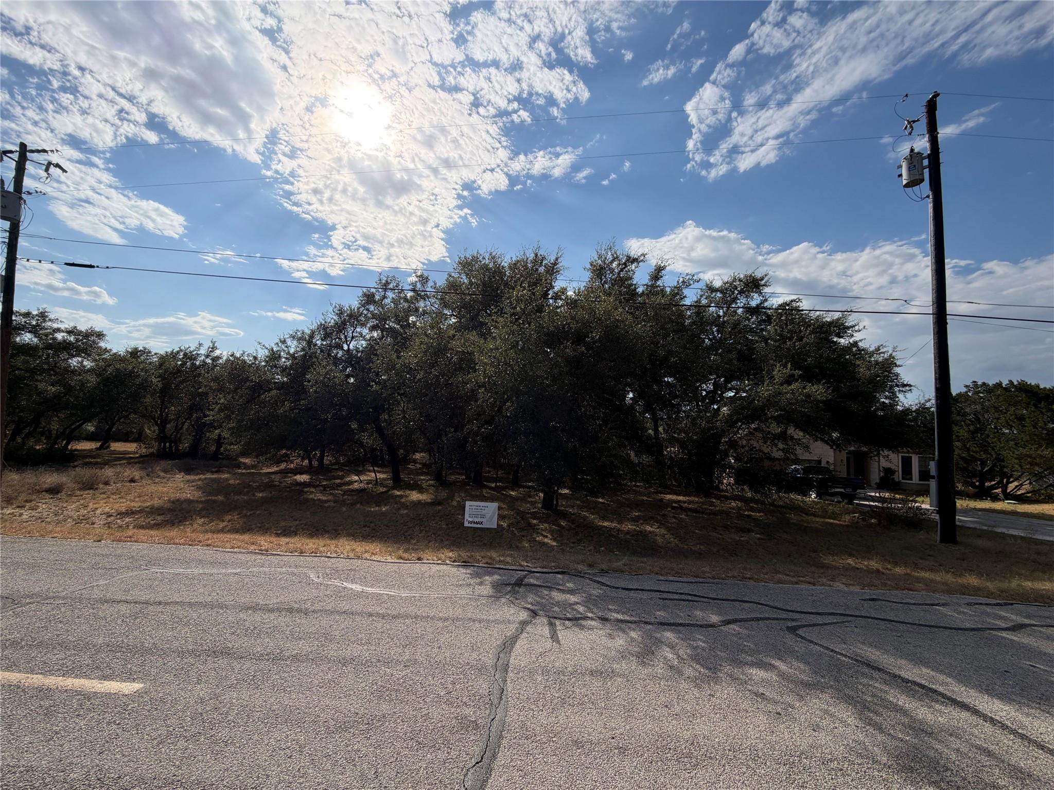 216  Dunkeld Dr, Spicewood, TX 78669 — photo 1