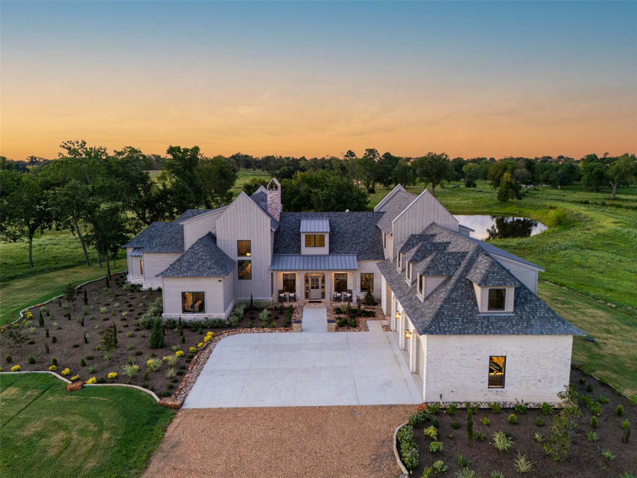 404  Blackberry Ln, Washington, TX 77880 — photo 1