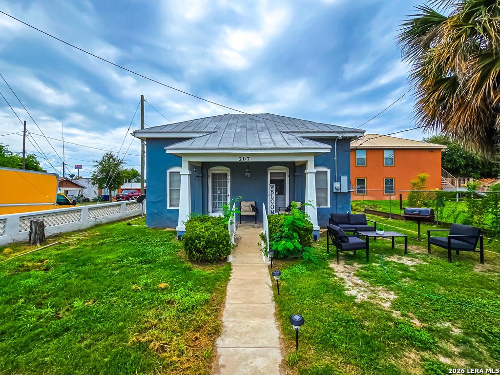 207 Ceylon & 665 E. Rio Grande Ste A, Eagle Pass, TX 78852 — photo 1