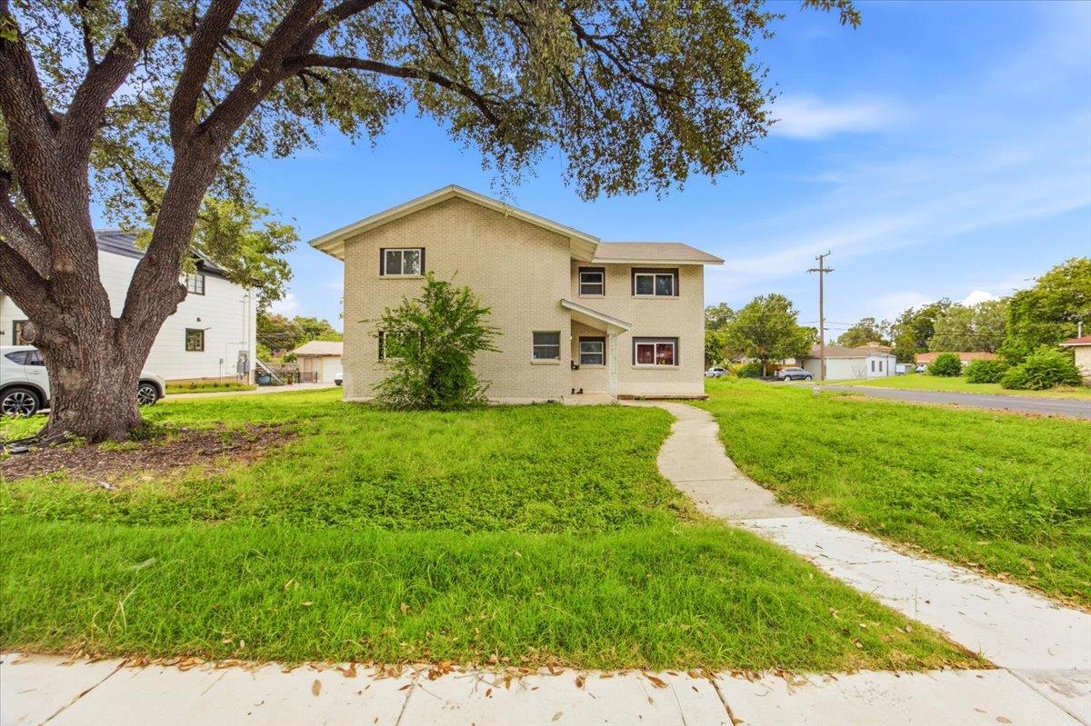 152/154  Shadwell Dr, San Antonio, TX 78228 — photo 1