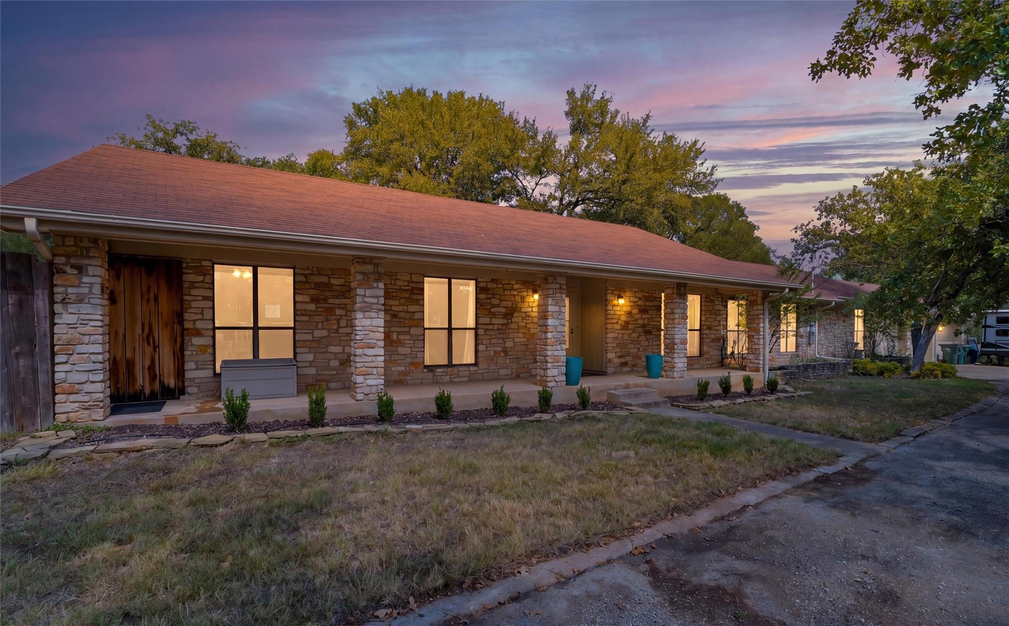 312  Southcross Rd, Georgetown, TX 78628 — photo 1