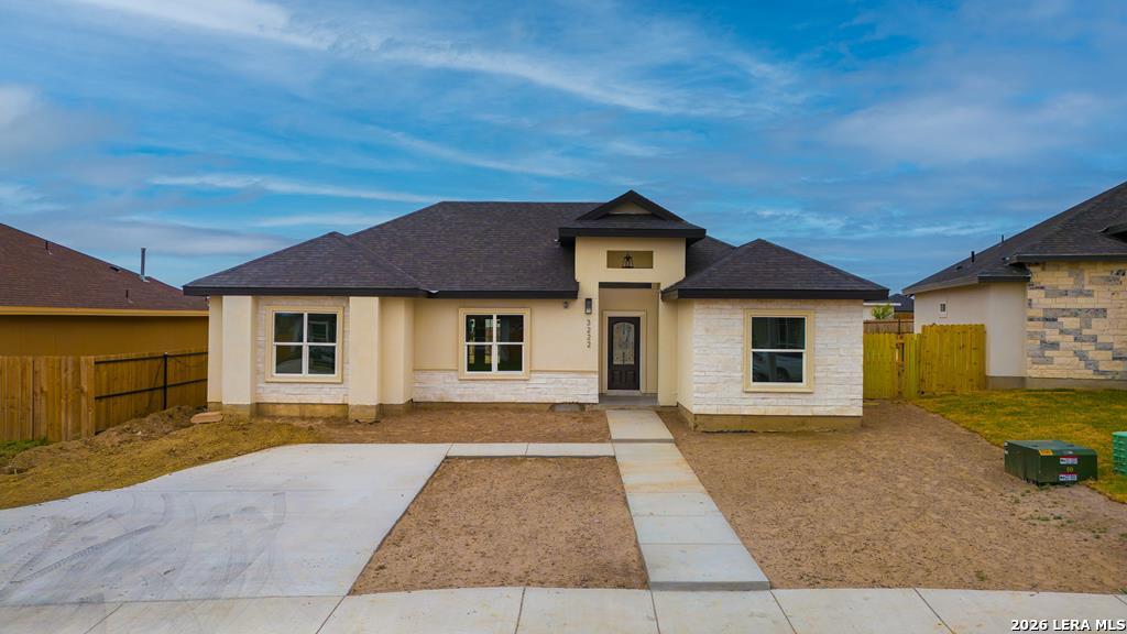 3222 Ethel Dr, Eagle Pass, TX 78852 — photo 1
