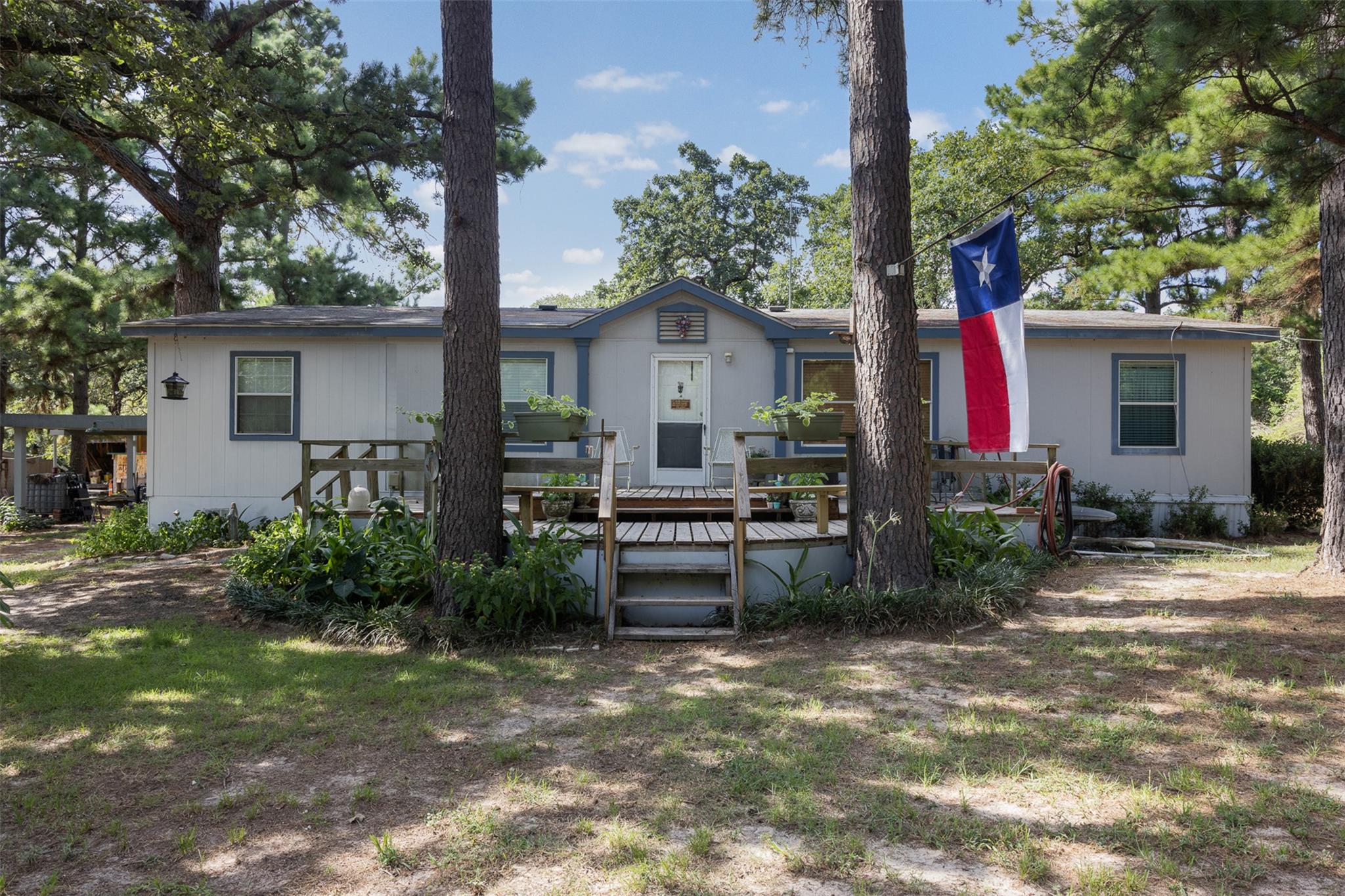 422  Private Road 7051 Rd