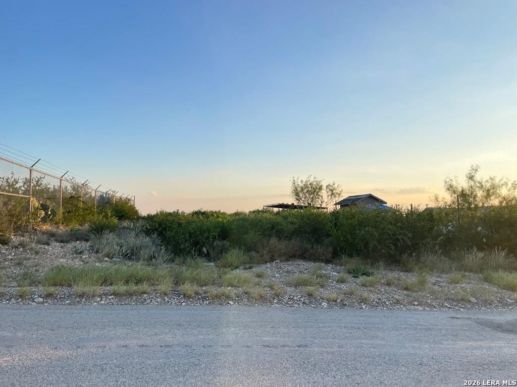 192 View Dr, Eagle Pass, TX 78852 — photo 1