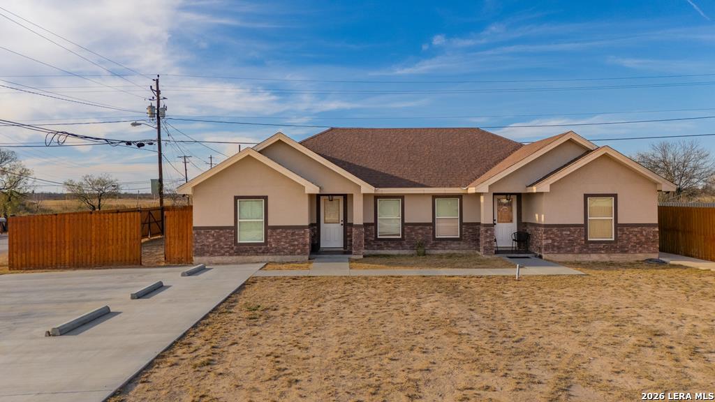 47 WAGON WHEEL RD, Eagle Pass, TX 78852 — photo 1