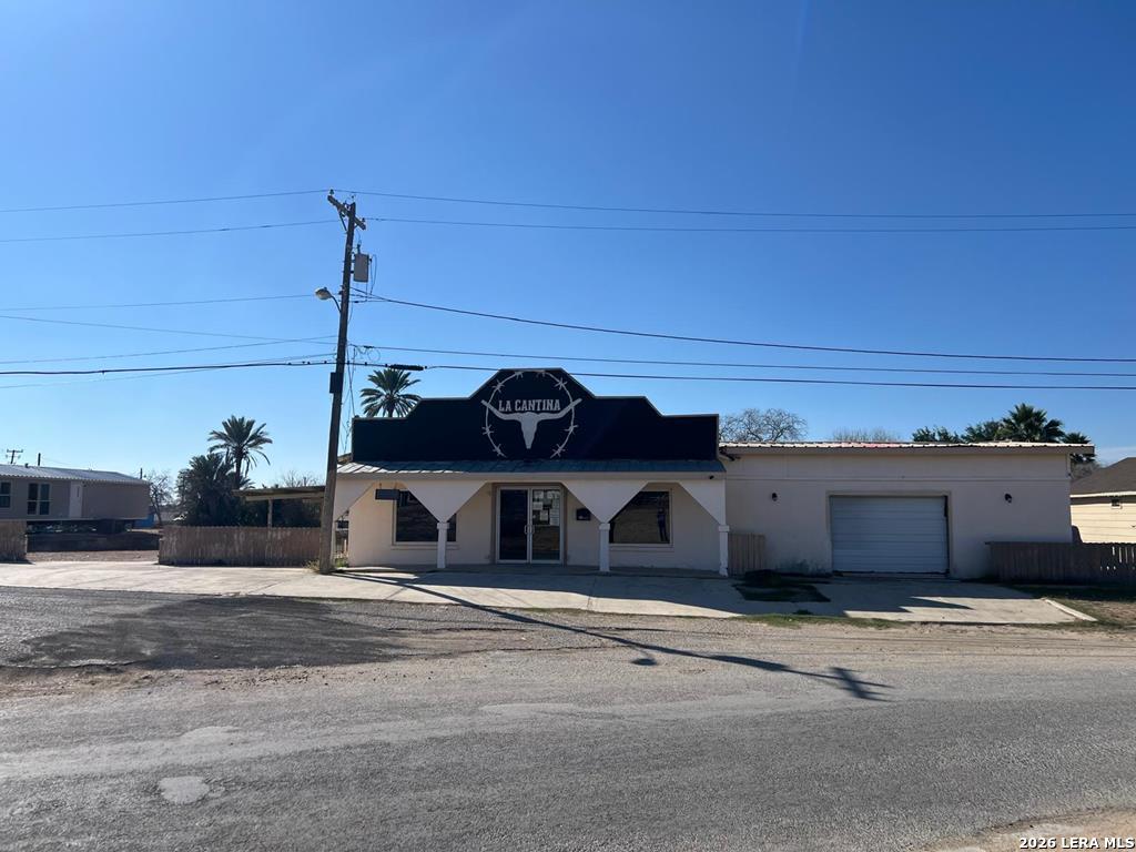 1015 NORTH AVENUE A, Crystal City, TX 78839 — photo 1