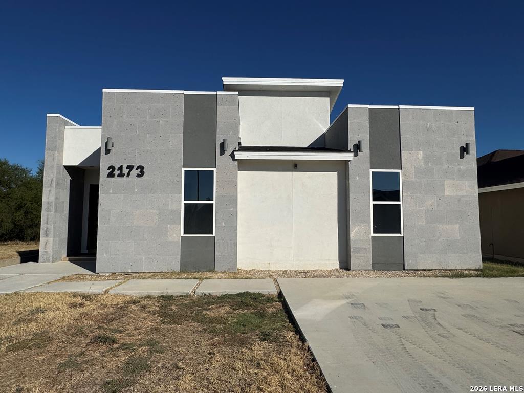 2173 Fox Borough Dr, Eagle Pass, TX 78852 — photo 1