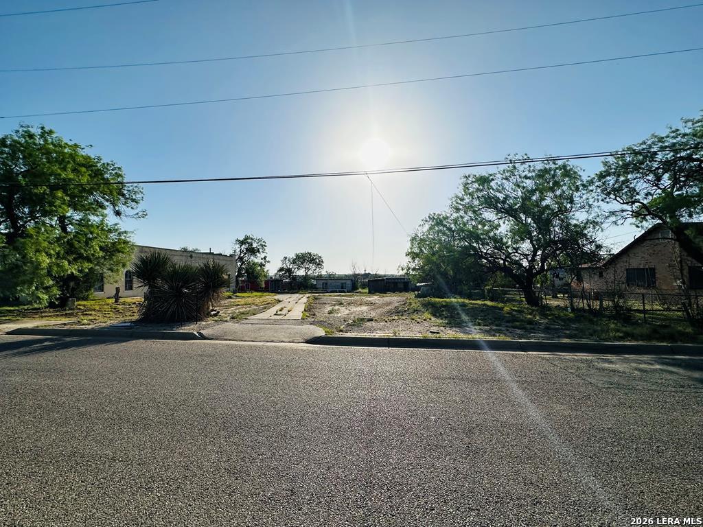 398, 384,374 Pecos, Eagle Pass, TX 78852 — photo 1