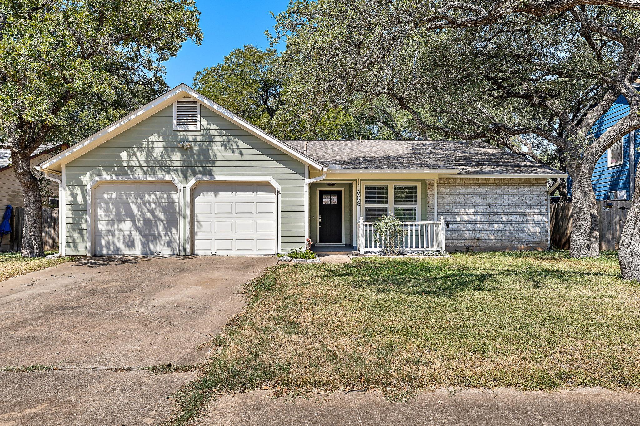 11608  Tanglebriar Trl, Austin, TX 78750 — photo 1