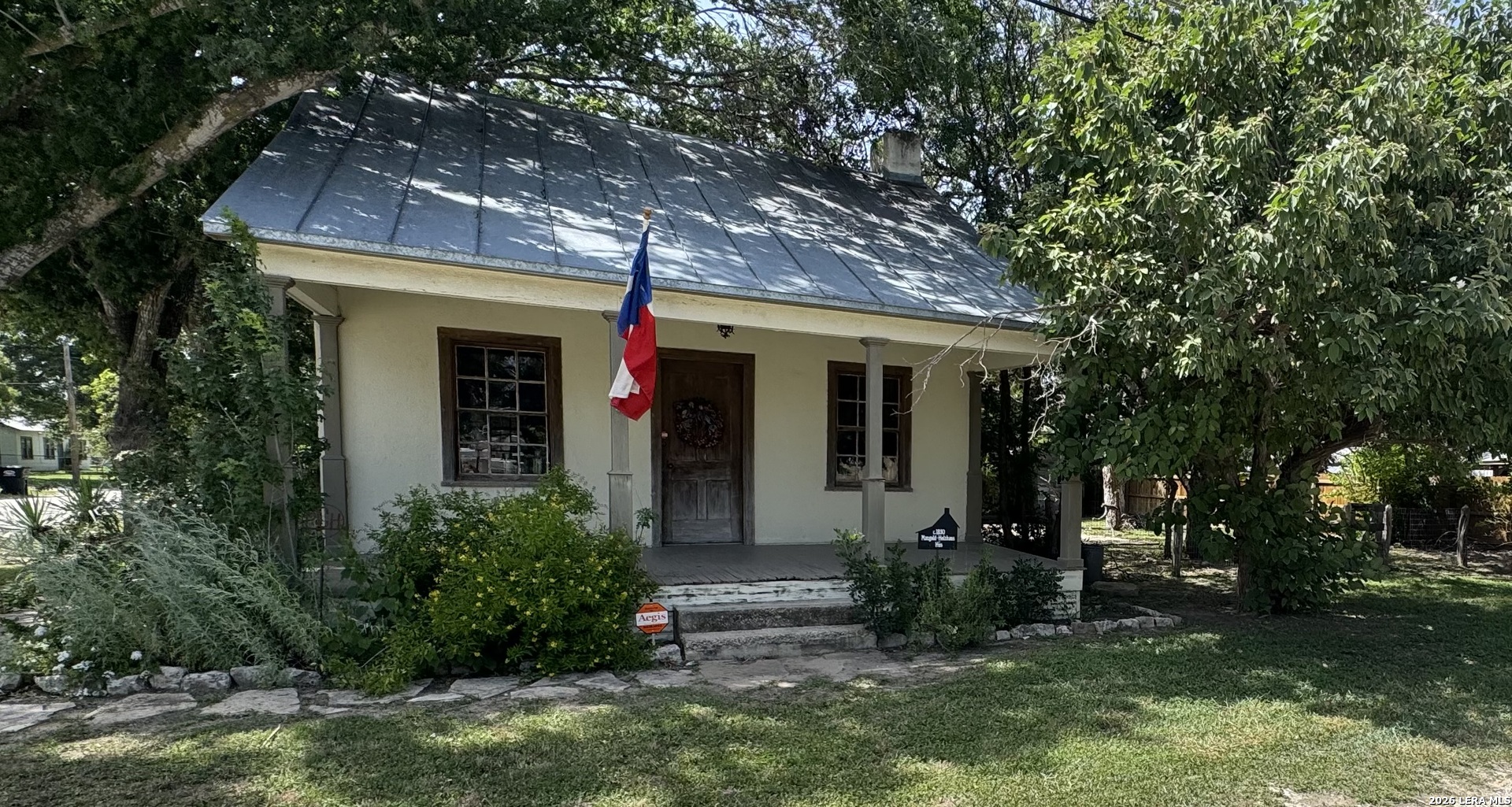 413 Petersburg, Castroville, TX 78009 — photo 1