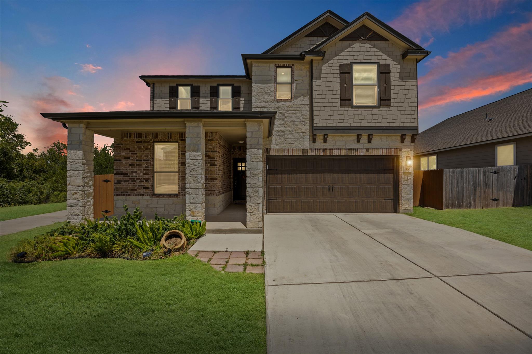 330  Linden St, Bastrop, TX 78602 — photo 1