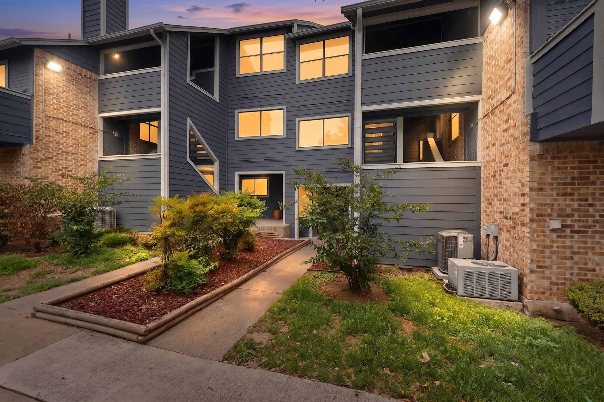 2500  Burleson Rd  #506, Austin, TX 78741 — photo 1