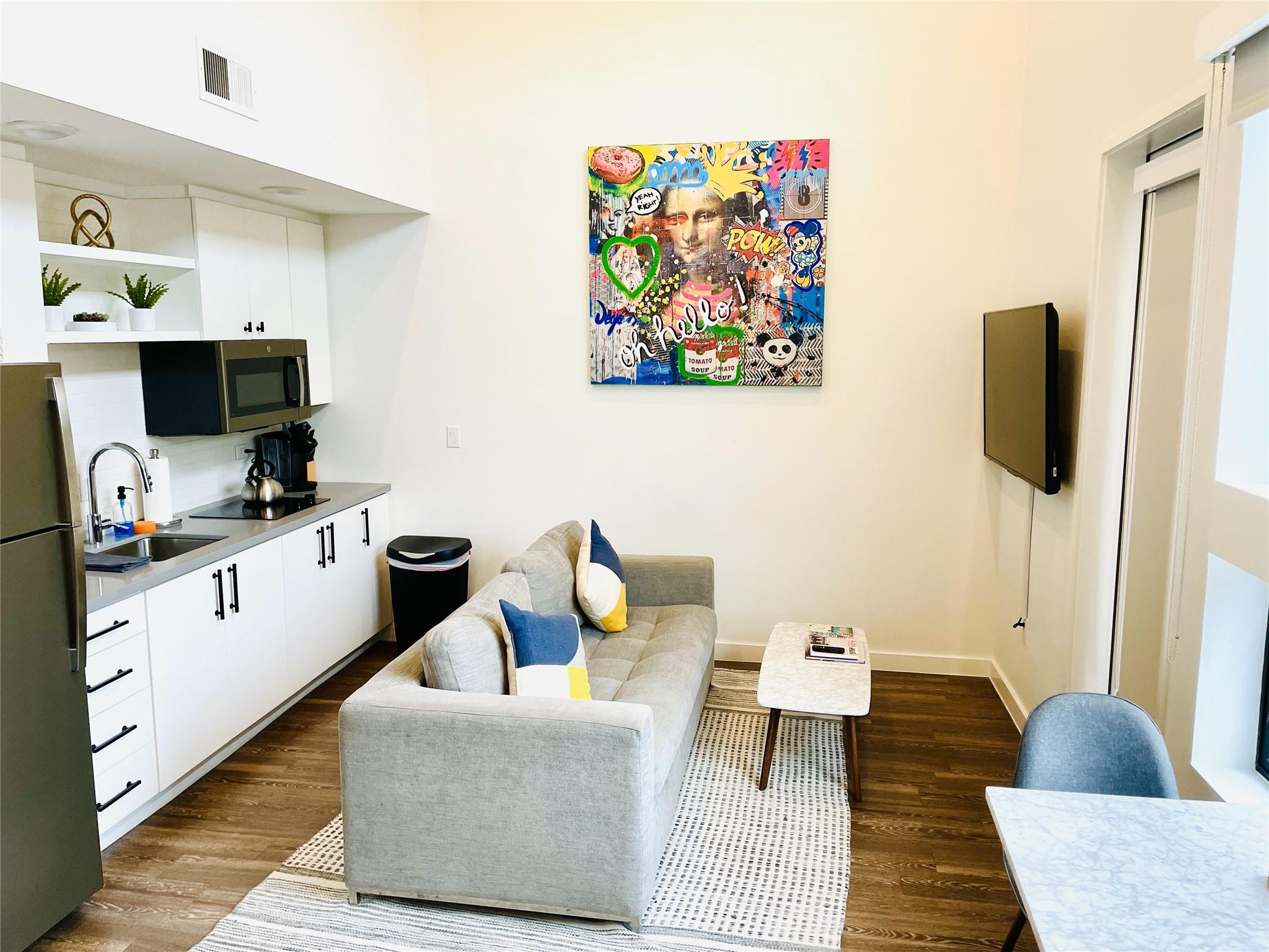 49  Navasota St  #201, Austin, TX 78702 — photo 1