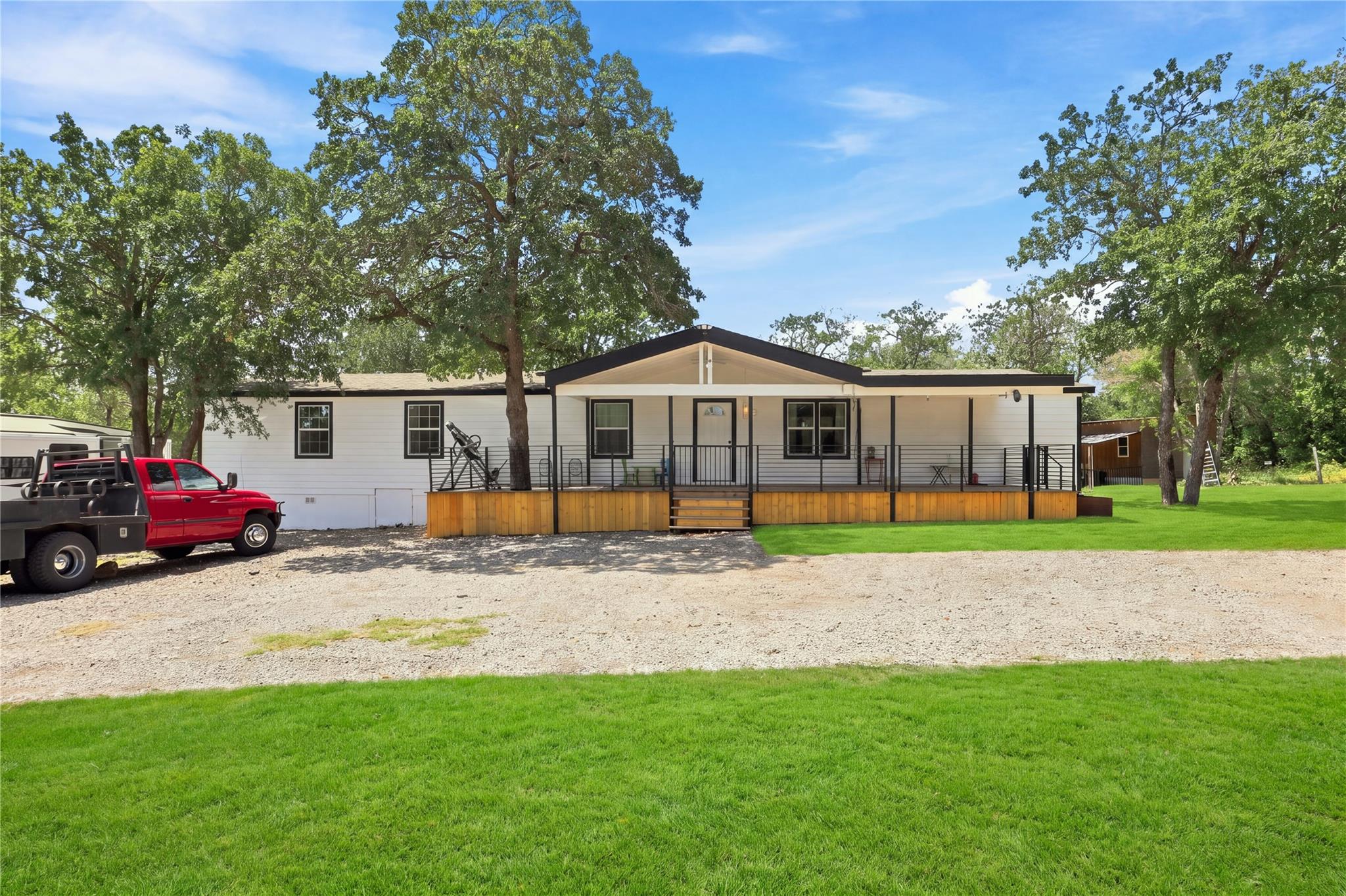 485  Bridgestone Ct, Lockhart, TX 78644 — photo 1