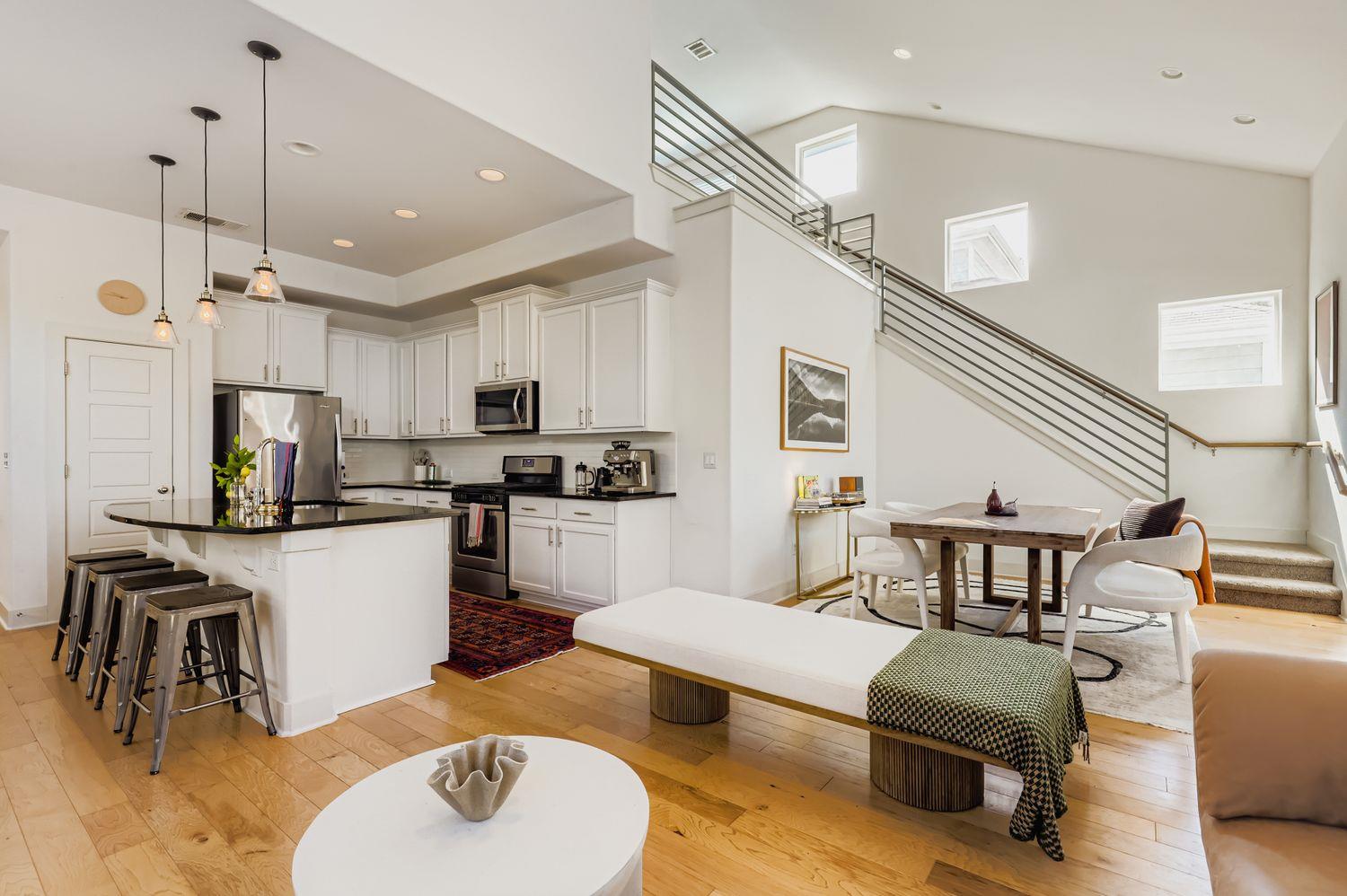 7205  Lysander Ct, Austin, TX 78741 — photo 1