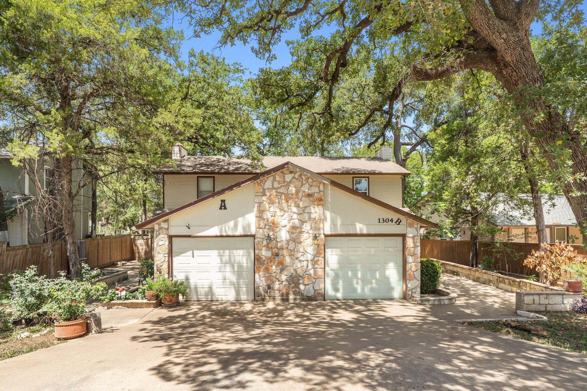 1304  Cool Shadow Dr, Del Valle, TX 78617 — photo 1