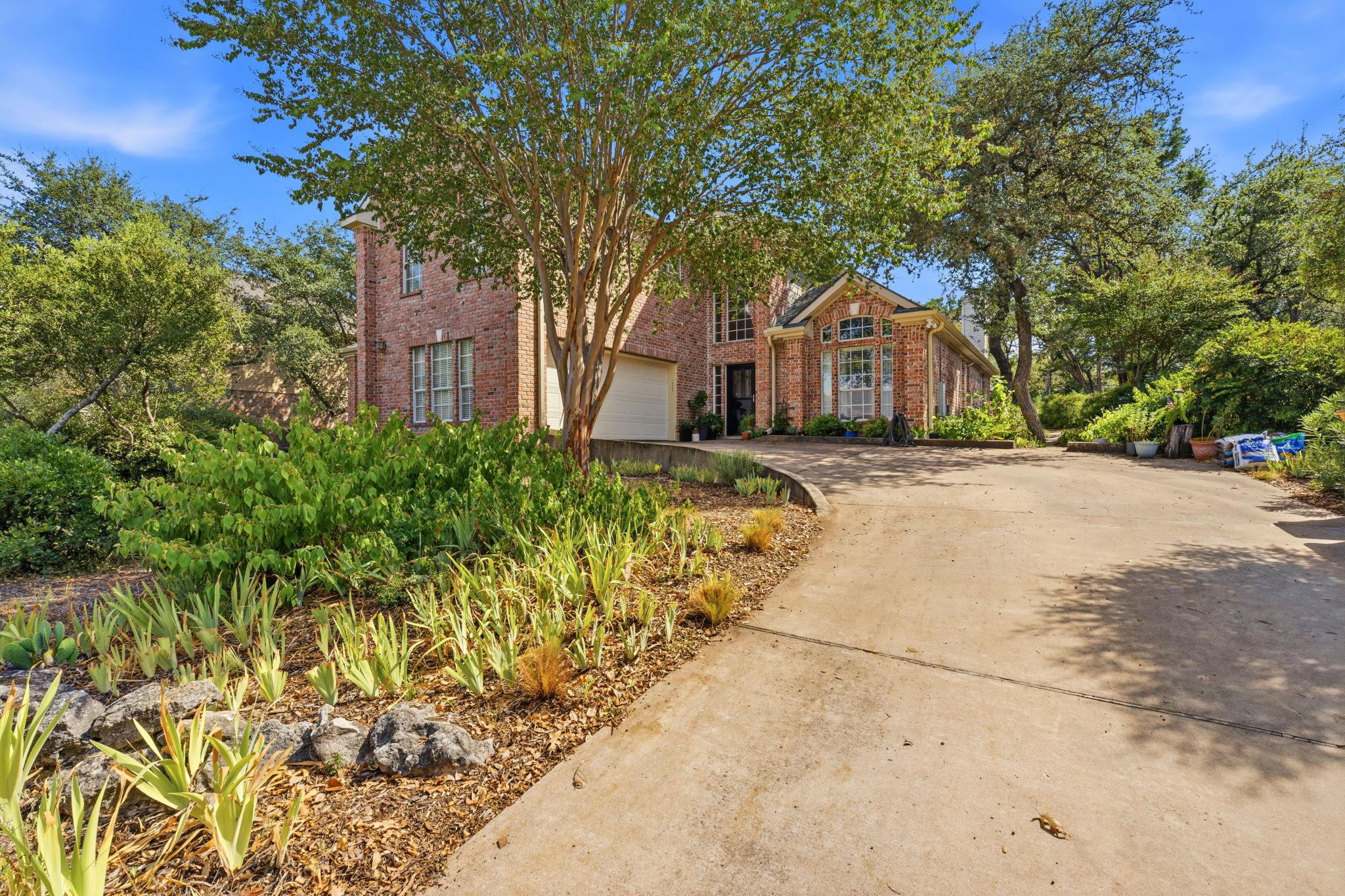 10505  Grand Oak Cir, Austin, TX 78750 — photo 1