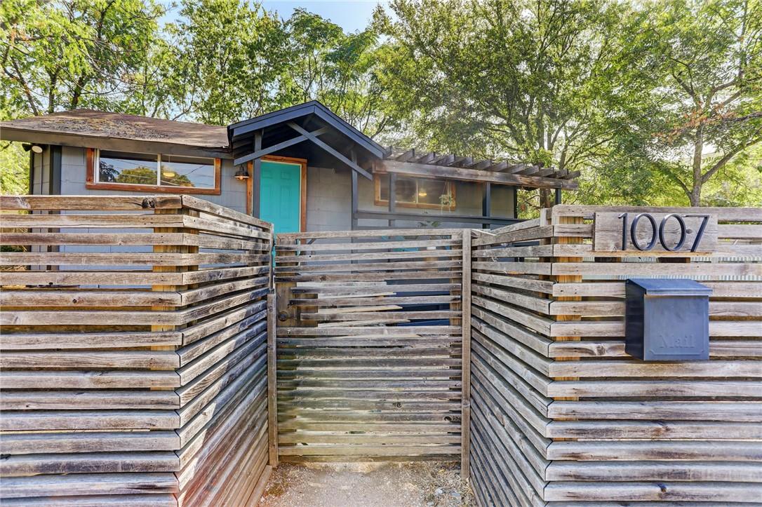 1007 Prospect Ave, Austin, TX 78702 — photo 1