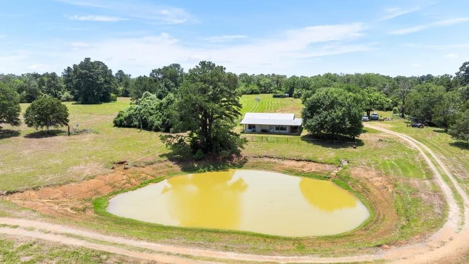 146  Split Oak Rd, Smithville, TX 78957 — photo 1