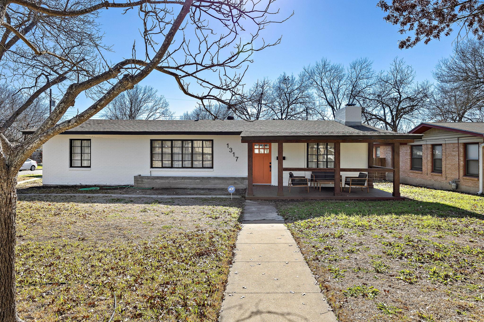 1317 Cloverleaf Dr, Austin, TX 78723 — photo 1