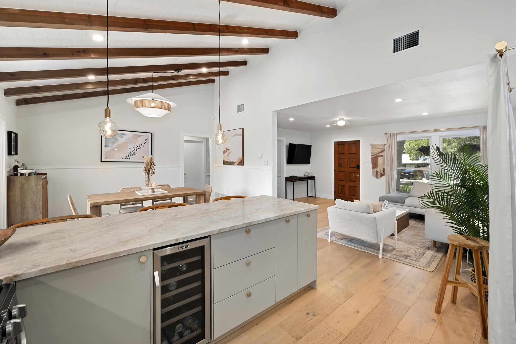 2503  East Side Dr, Austin, TX 78704 — photo 1
