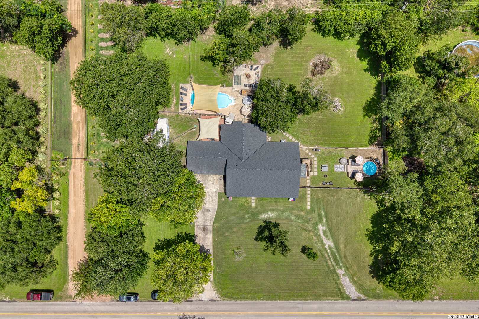207 Woodlake Dr, McQueeney, TX 78123 — photo 1