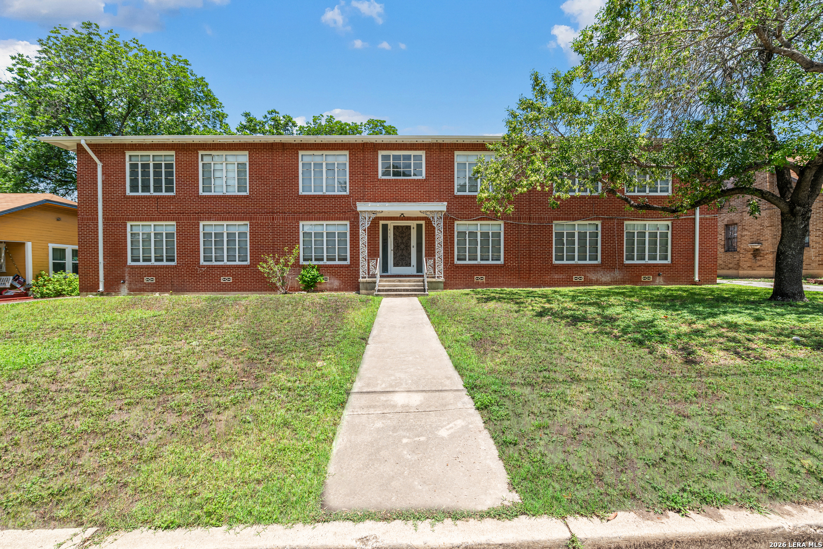 417 W Gramercy Place, San Antonio, TX 78212 — photo 1