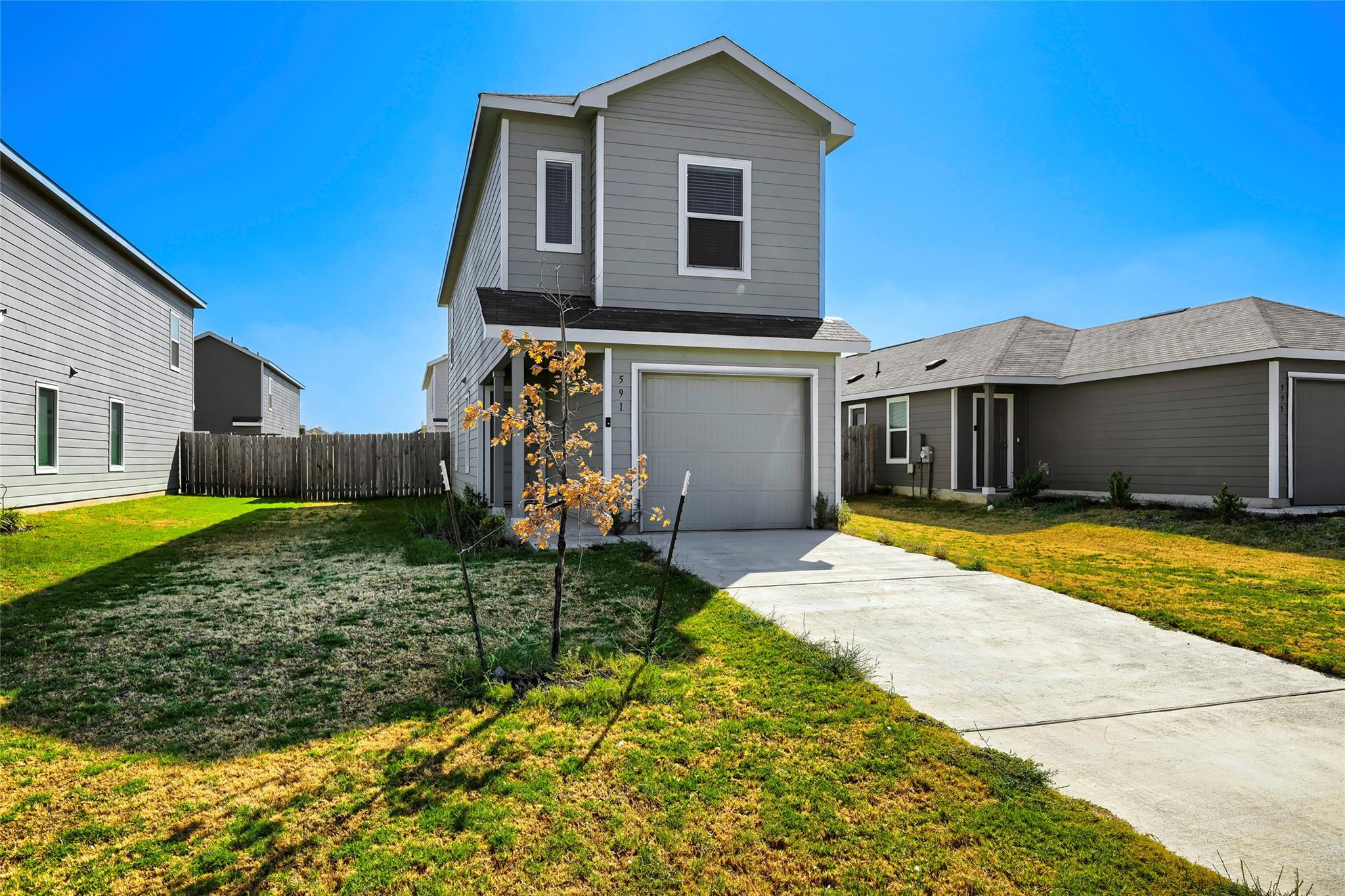 591  Commander Abbott Dr, Jarrell, TX 76537 — photo 1
