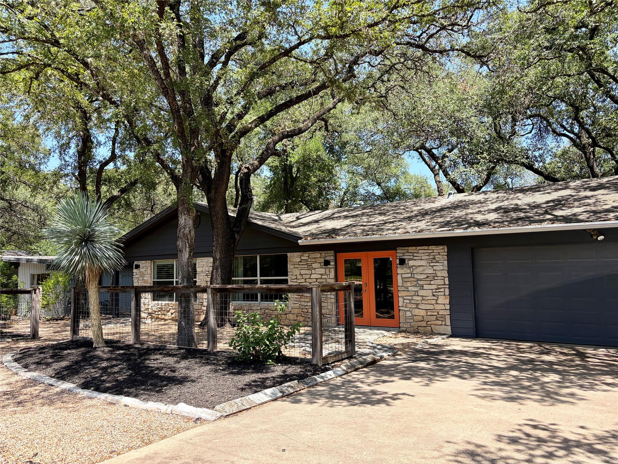 435  Brady Ln, Austin, TX 78746 — photo 1