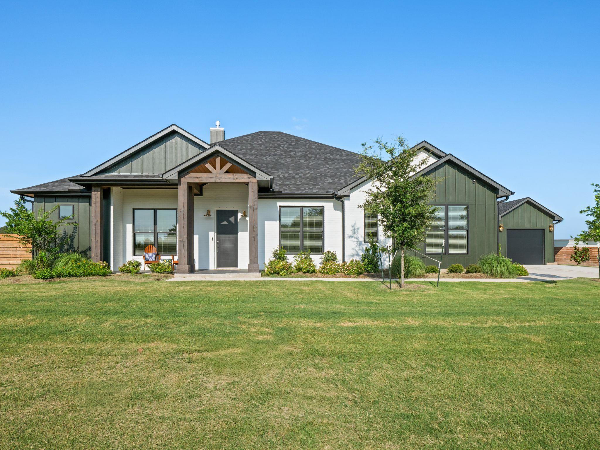 131 Hydrangea Dr, Smithville, TX 78957 — photo 1