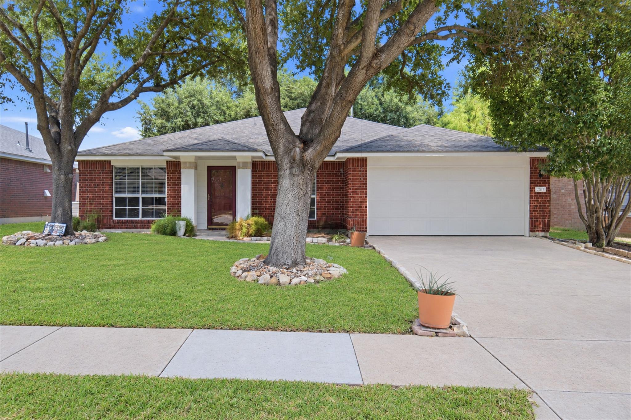 2517  Vernell Way, Round Rock, TX 78664 — photo 1