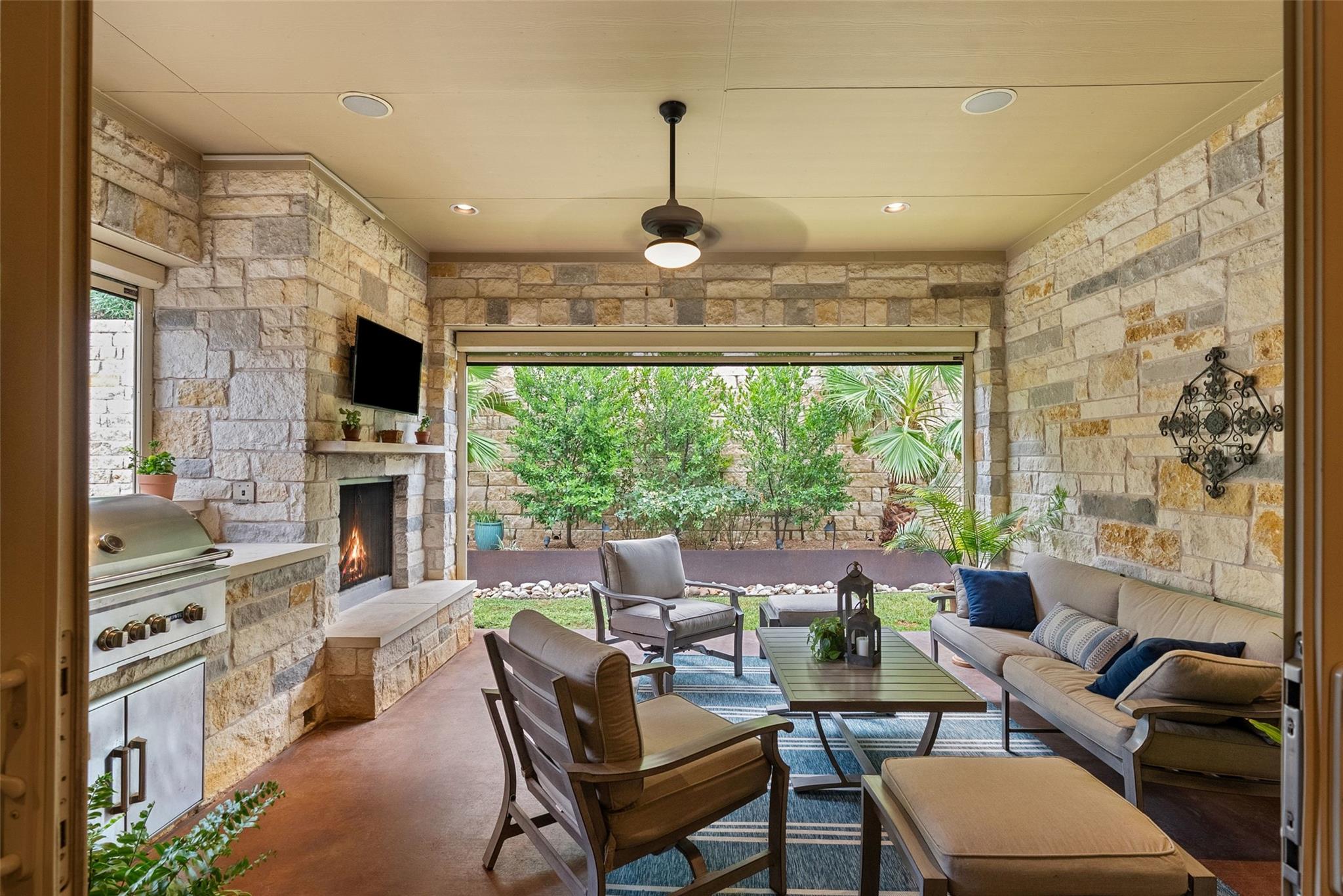 122  Feritti Dr, Lakeway, TX 78734 — photo 1